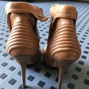 Almost new Alexander Mc Queen heels.